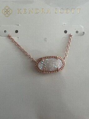 Kendra Scott necklace